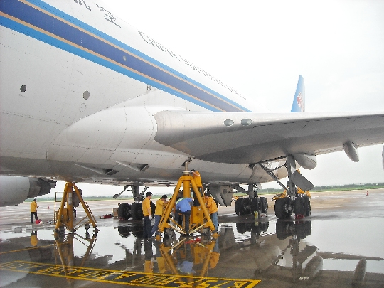 Aircraft Ground Support Equipment Hydraulic Cylinder Jack Airframe Tripod Jacks and Stabilizing Stands